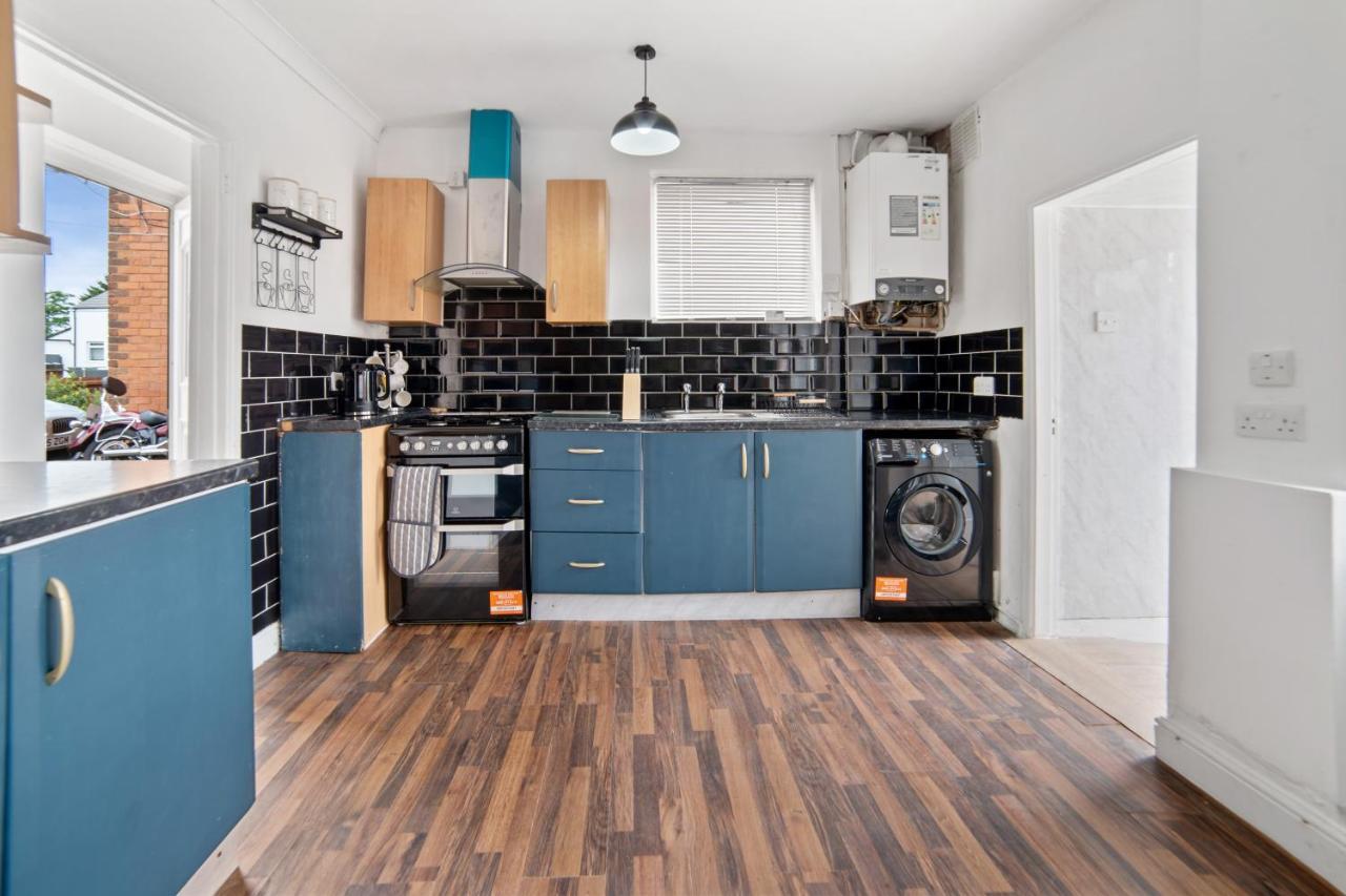 Exclusive Deals L Last-Minute Reserve L Townhouse With Sleeps 6 L Braunstone Town , Leicester L By Zen Nights Short Lets & Serviced Accommodations Экстерьер фото